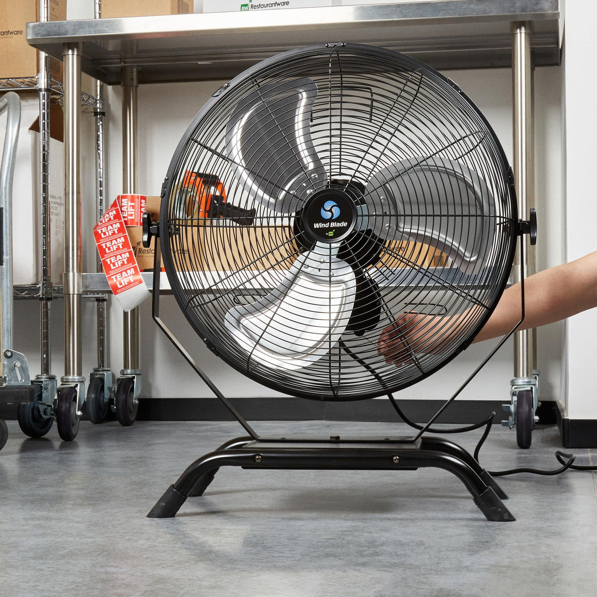 24 Inch Steel Floor and Wall-Mount Misting Fan B905
